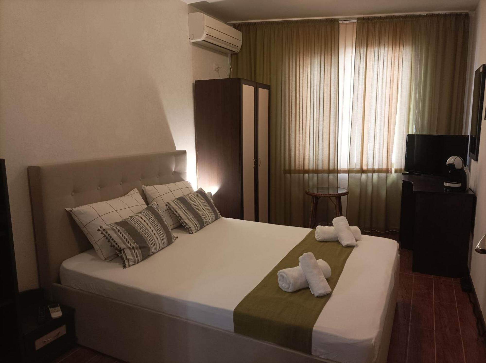 Cosy Apartments And Spectacular Rooms Fotiadis 大特尔诺沃 外观 照片