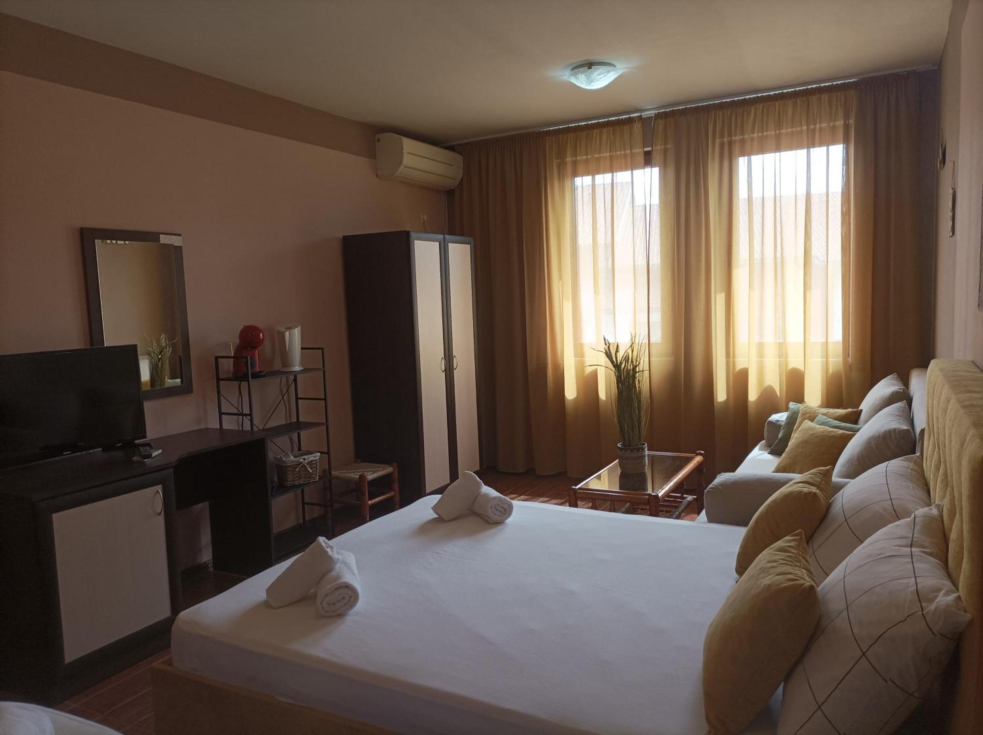 Cosy Apartments And Spectacular Rooms Fotiadis 大特尔诺沃 外观 照片