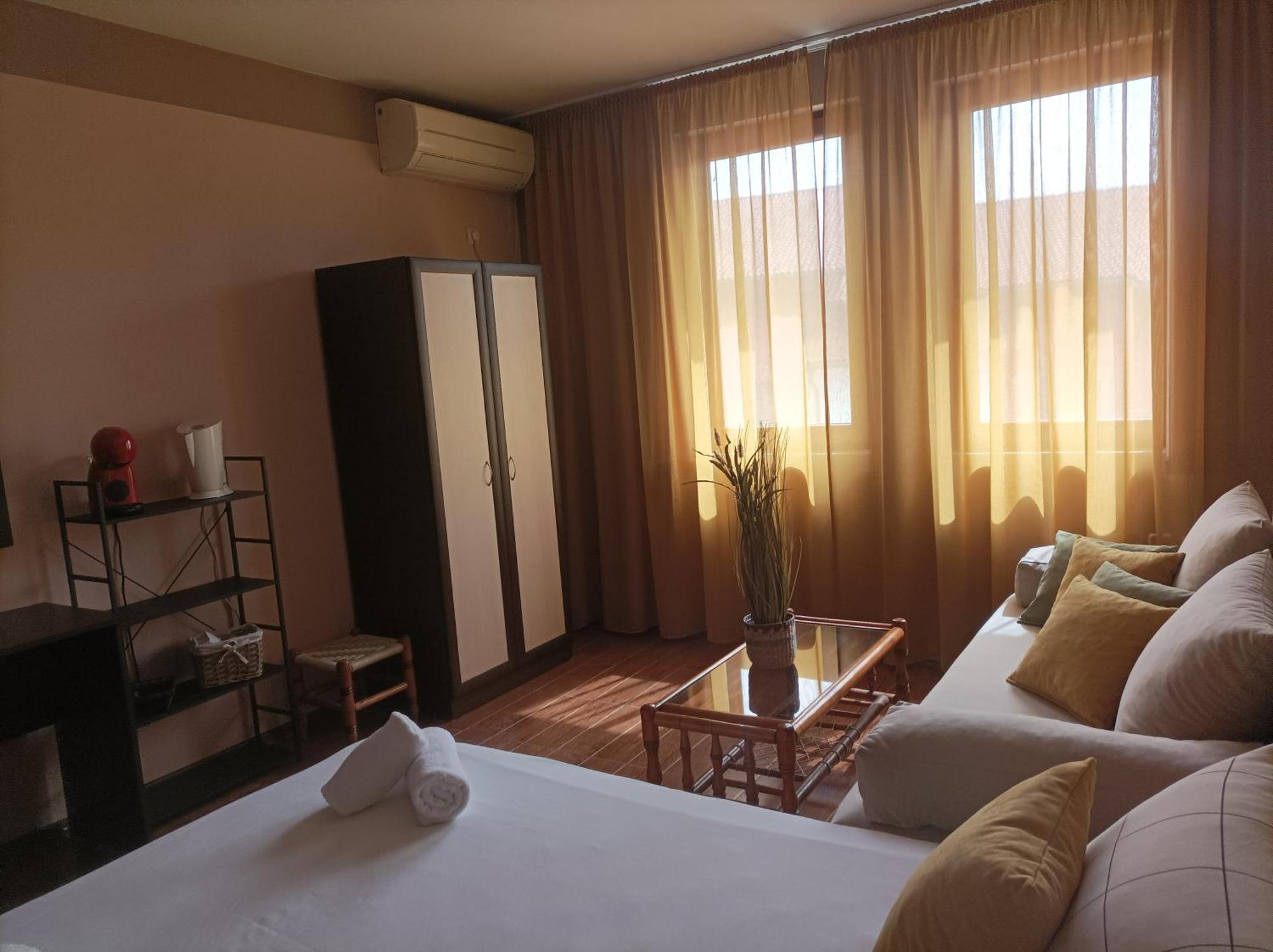 Cosy Apartments And Spectacular Rooms Fotiadis 大特尔诺沃 外观 照片