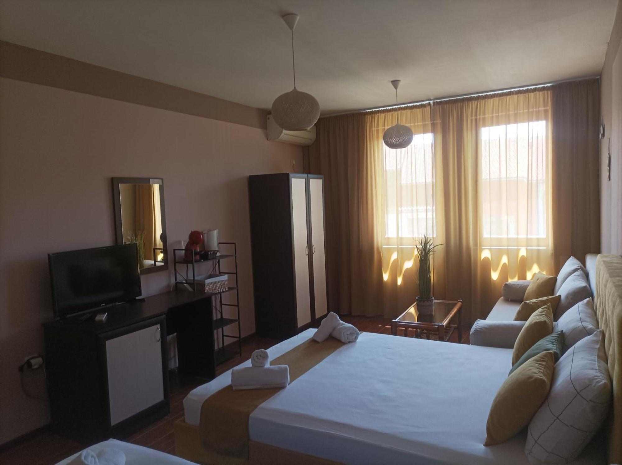Cosy Apartments And Spectacular Rooms Fotiadis 大特尔诺沃 外观 照片