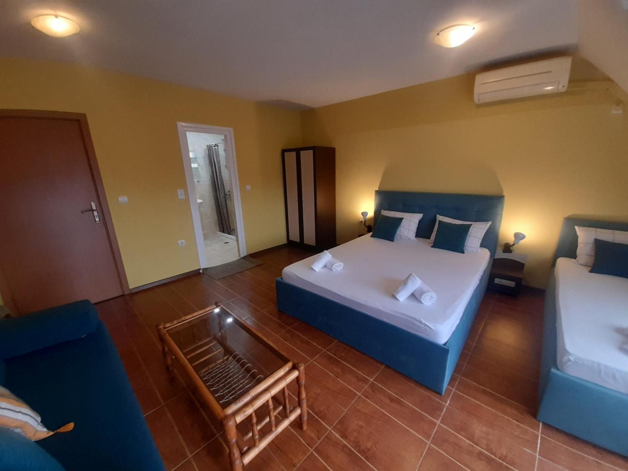 Cosy Apartments And Spectacular Rooms Fotiadis 大特尔诺沃 外观 照片