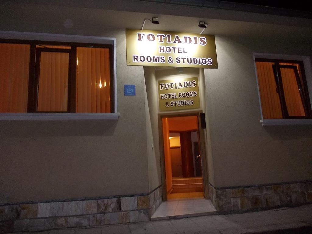 Cosy Apartments And Spectacular Rooms Fotiadis 大特尔诺沃 外观 照片